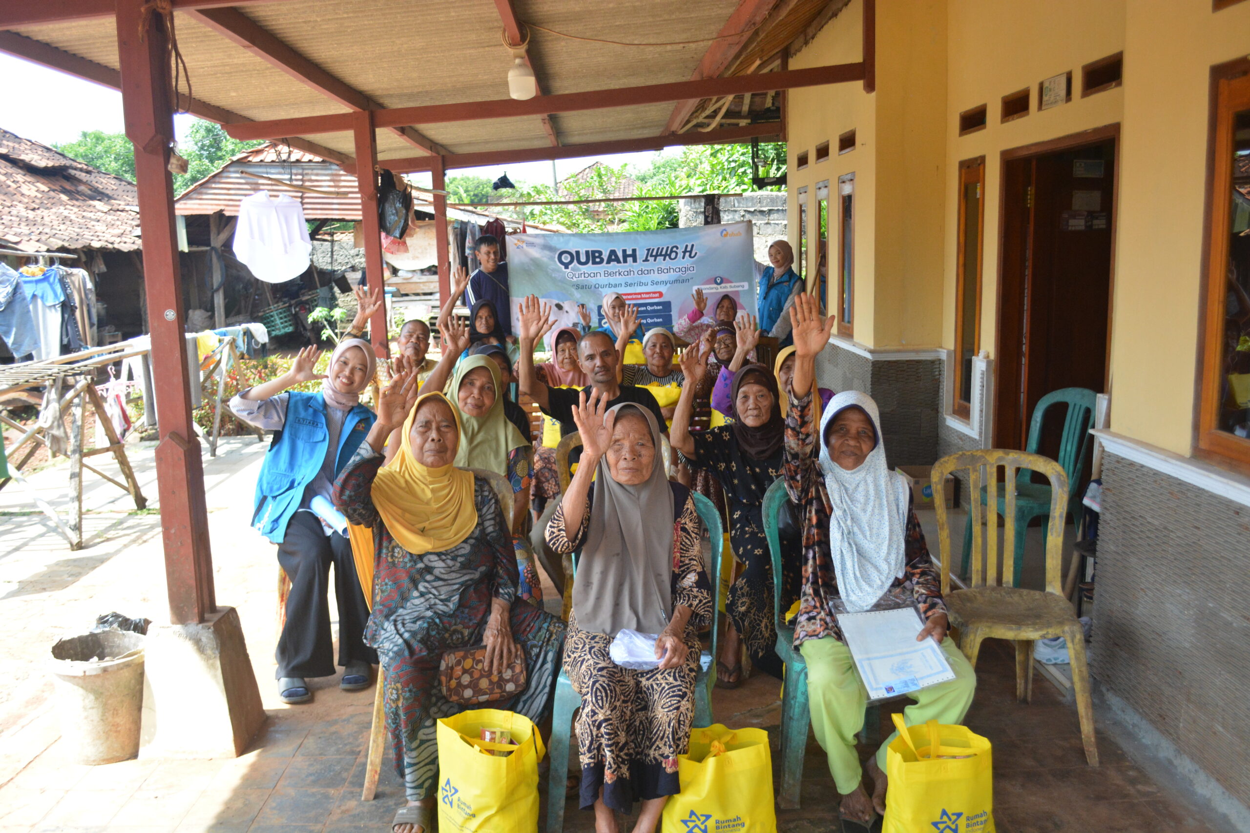 Bantuan sembako Qurban Untuk Para Lansia